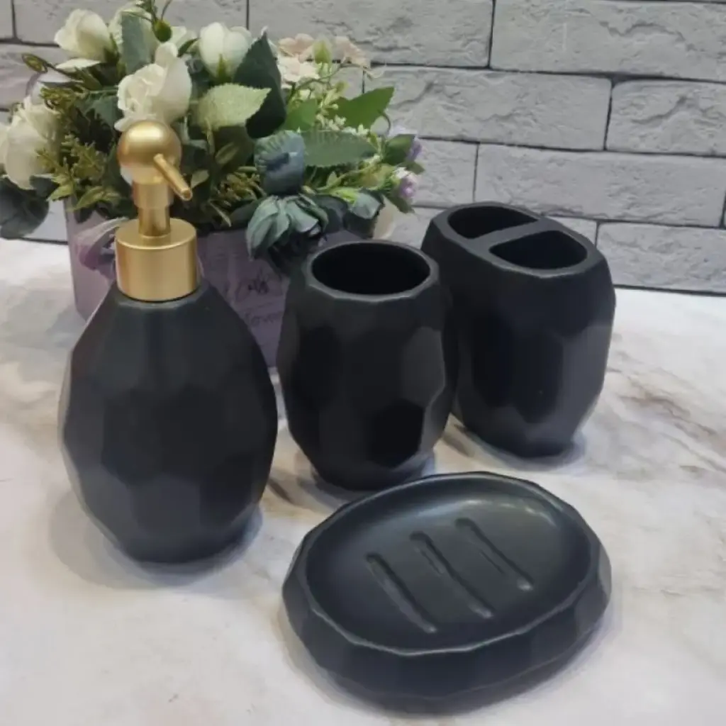 Bathroom Set of 4 Ceramic Black